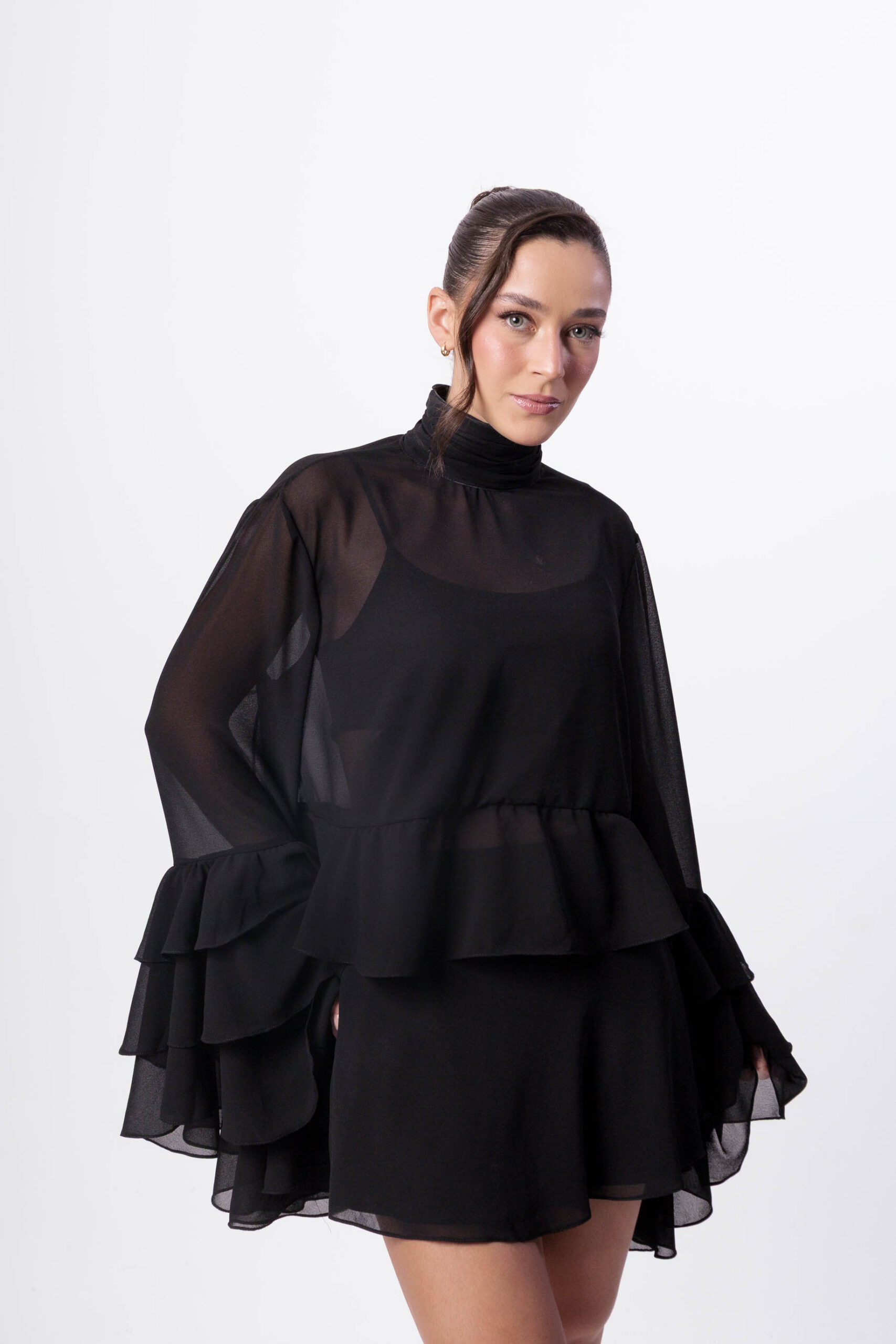Blusa Gola Alta Babados Preta