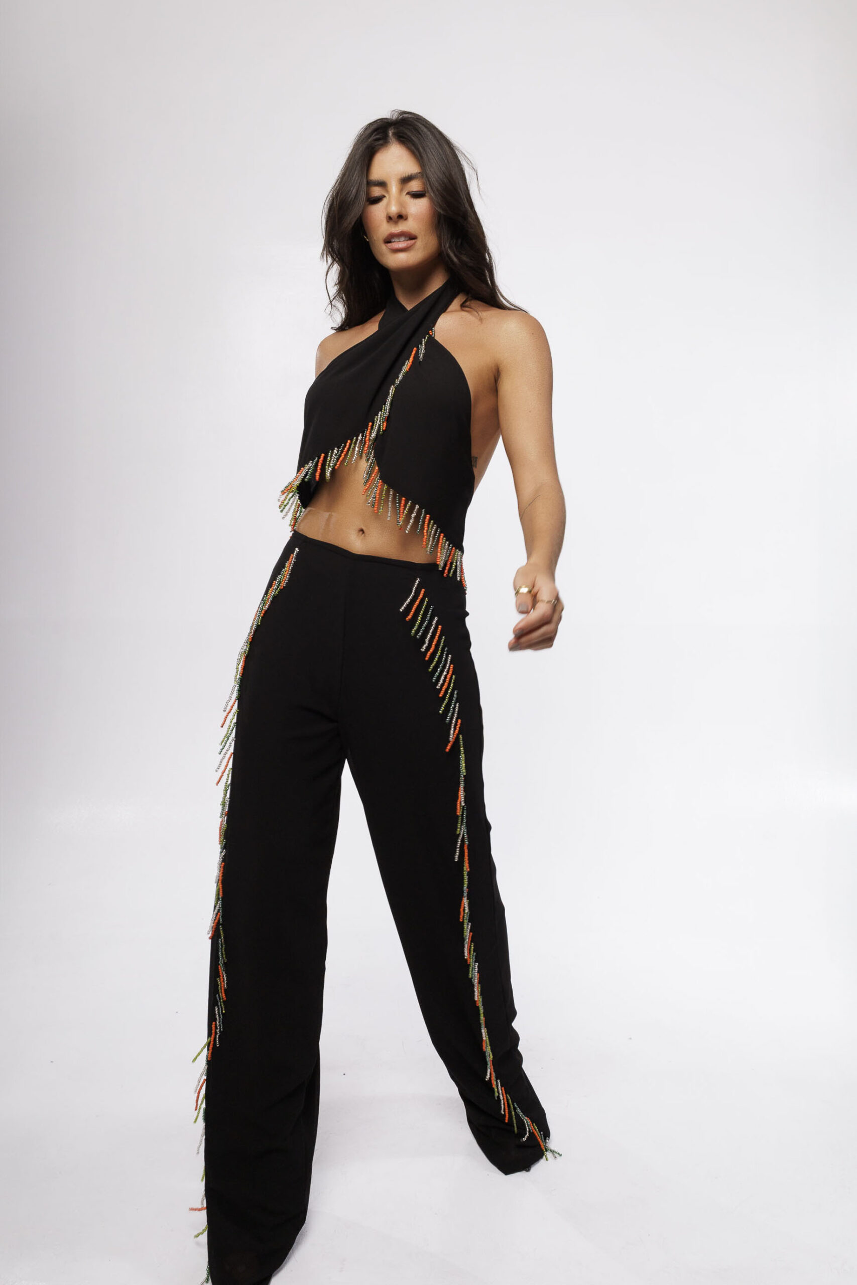 Calça Bordada com Franjas de Miçangas