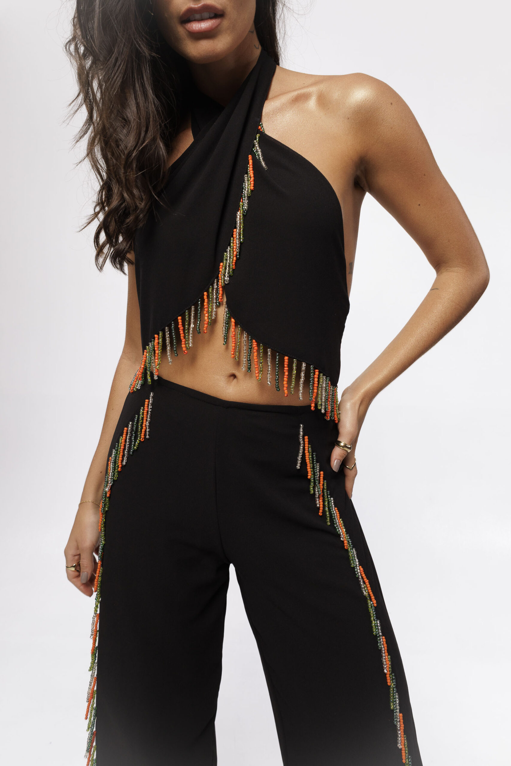 Blusa Transpassada com Franjas de Miçangas